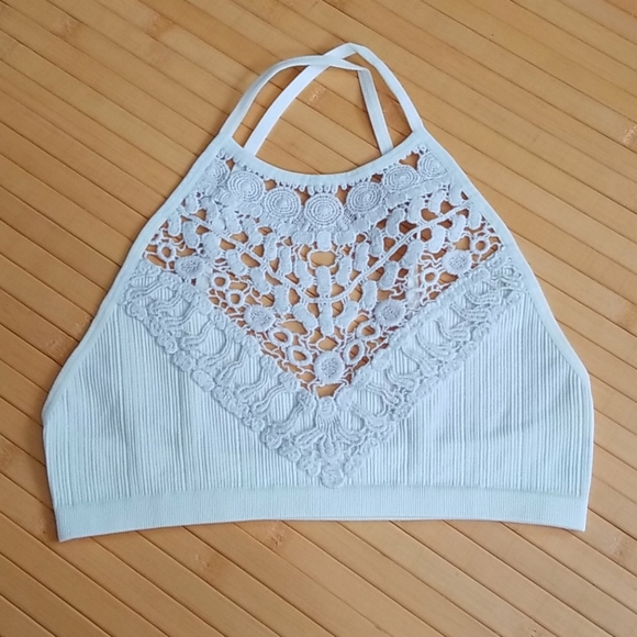 🎁🎊HP🎁🎉NWT Women's Ivory Crochet Neck Bralette - Picture 3 of 5